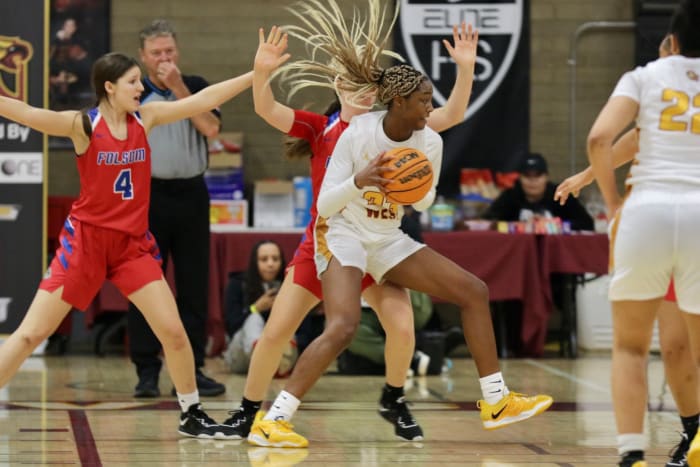Etoyah Montgomery (with ball) is headed to Long Beach State after this season. Photo: Daniel Jessing